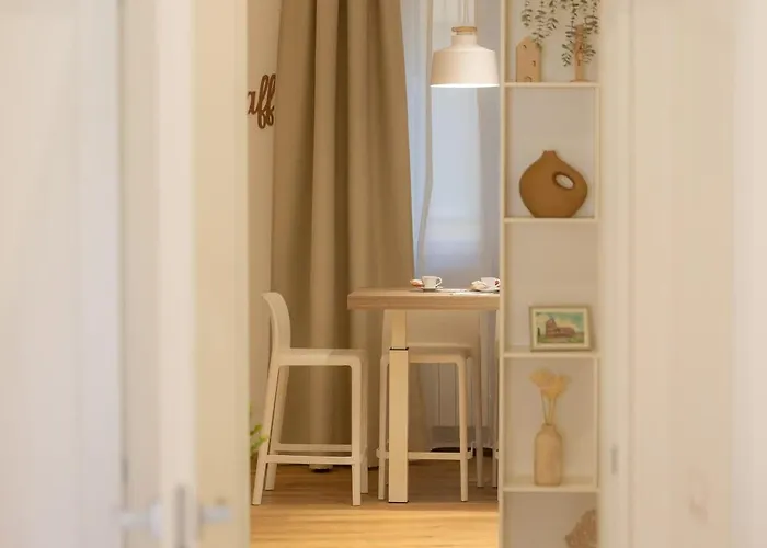 Colosseum Holidays - Three-bedroom