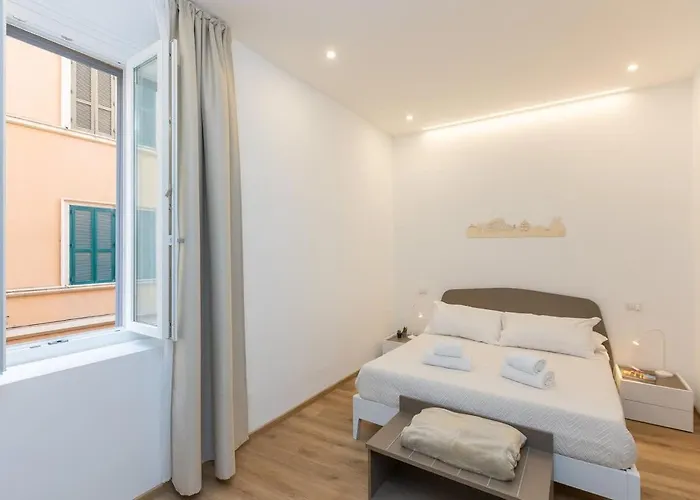 Colosseum Holidays - Three-bedroom Appartamento Roma