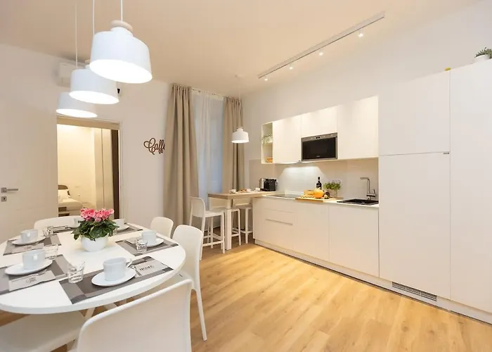 Colosseum Holidays - Three-bedroom * Roma