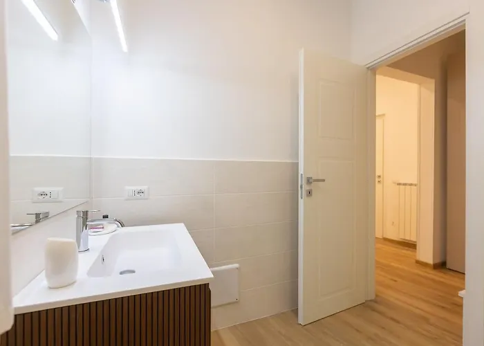 Colosseum Holidays - Three-bedroom Appartamento *