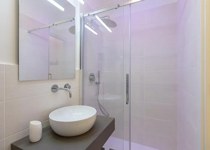 Colosseum Holidays - Three-bedroom Roma