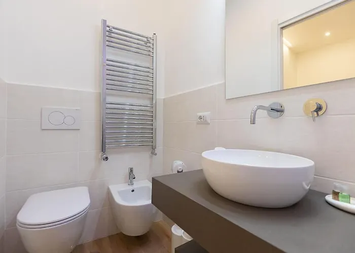 Colosseum Holidays - Three-bedroom