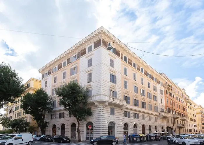 Colosseum Holidays - Three-bedroom *