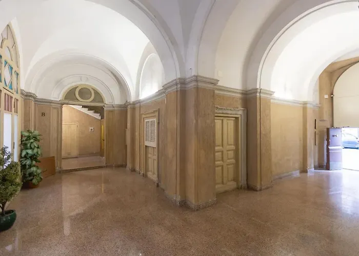Colosseum Holidays - Three-bedroom Roma