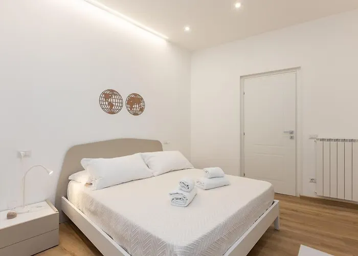 Colosseum Holidays - Three-bedroom Appartamento *