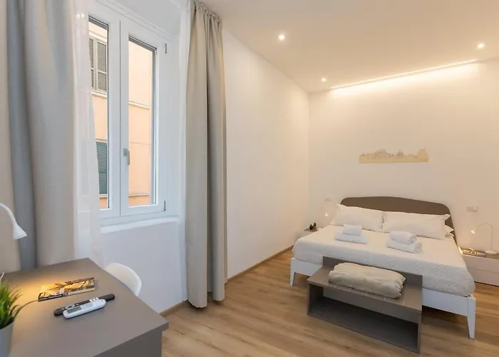 Colosseum Holidays - Three-bedroom Appartamento