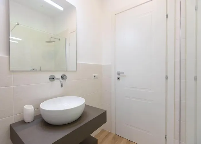 Colosseum Holidays - Three-bedroom Appartamento *