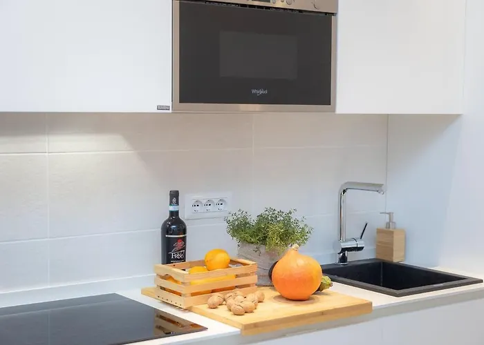 Colosseum Holidays - Three-bedroom *
