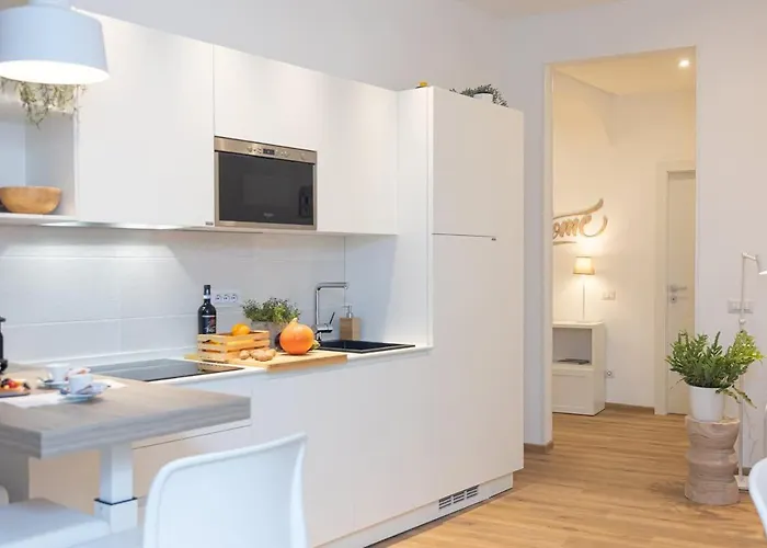 Colosseum Holidays - Three-bedroom Appartamento *