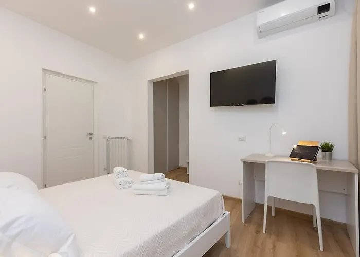 Colosseum Holidays - Three-bedroom Appartamento Roma